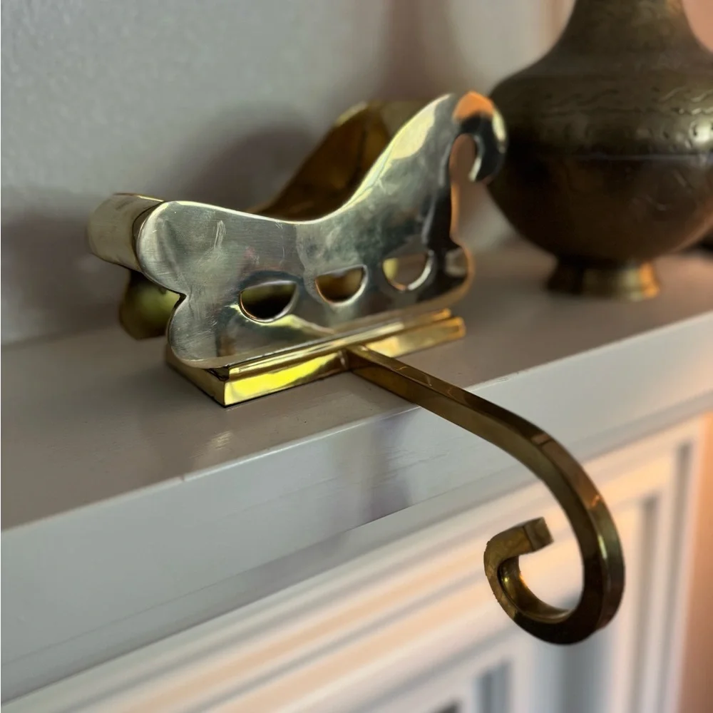 Vintage Elegant Gold Sleigh Stocking‎ Holder